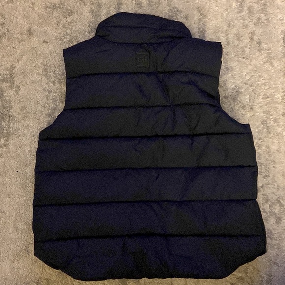 GAP Navy Puffer Sherpa-Lined Vest; Size 3T; New with tags. - Picture 4 of 4